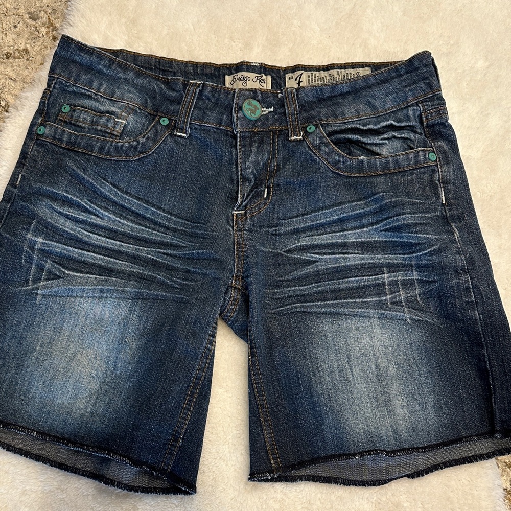 Indigo rein denim shorts with aqua blue